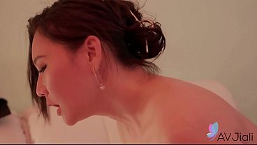 มิโอ แม่บ้านชาวจีน มีเพศสัมพันธ์อย่างเร่าร้อนกับชายหนุ่มคนใหม่